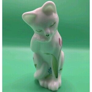 FENTON GLASS CAT MILK GLASS GROOMING KITTY FLORAL HAND PAINTED & SIGNED